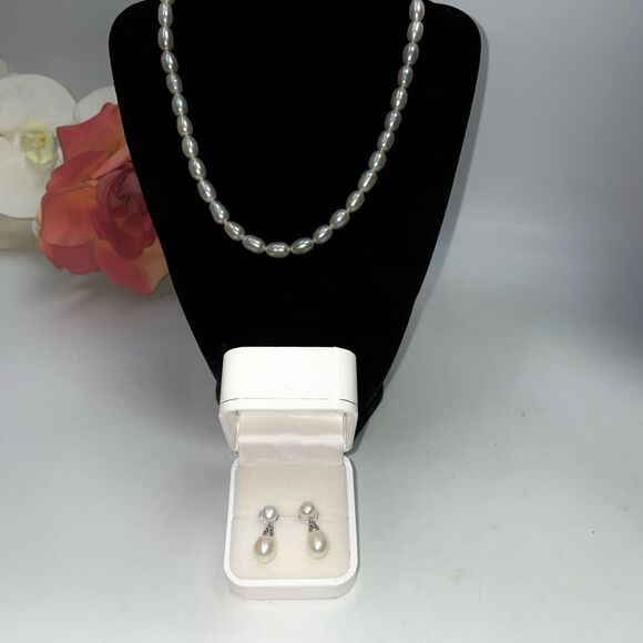 Elegant Sterling Silver Baroque Fresh Water Pearl Necklace and Earring Set - Picture 1 of 4